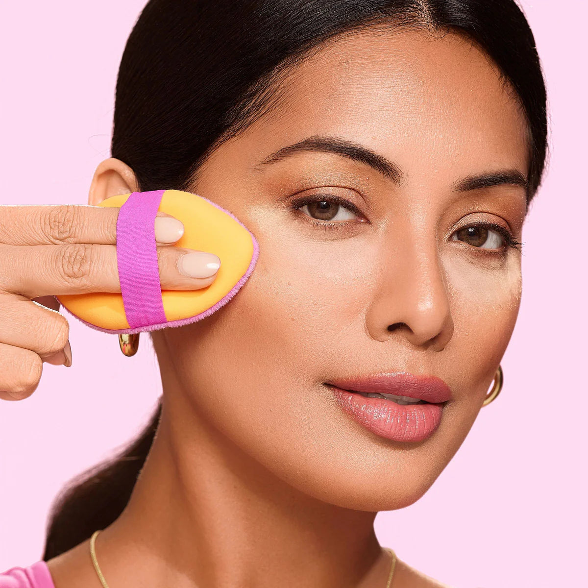 Miracle 2-In-1 Powder Puff + Travel Case
